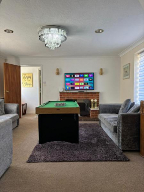 Large Bungalow Independent fully Furnished with Parking & Garden